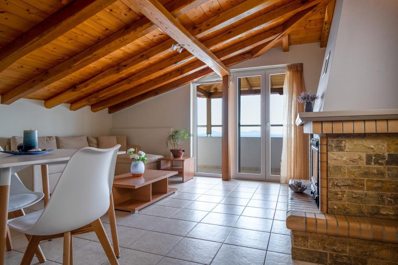 Pantheon Attic Apartment Alónnisos Екстериор снимка