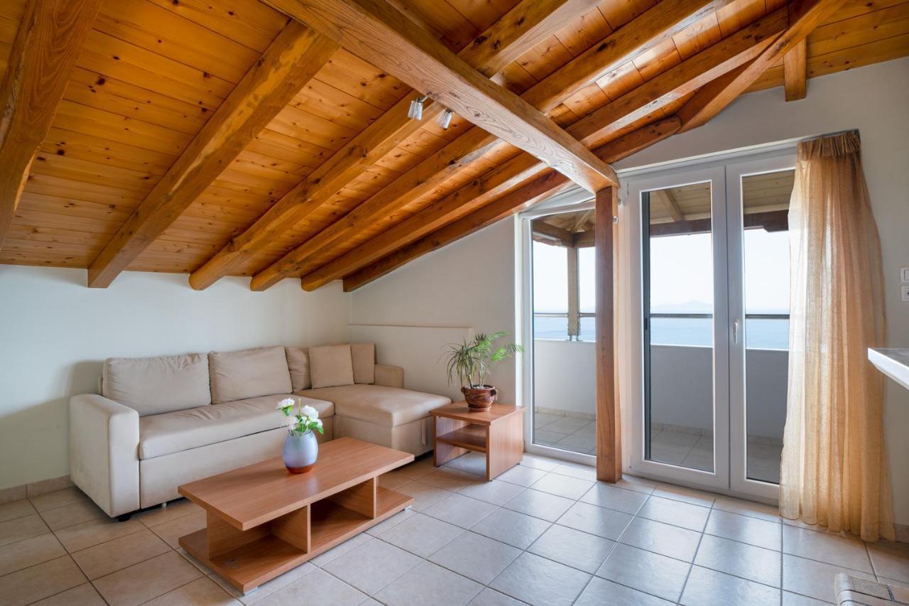 Pantheon Attic Apartment Alónnisos Екстериор снимка