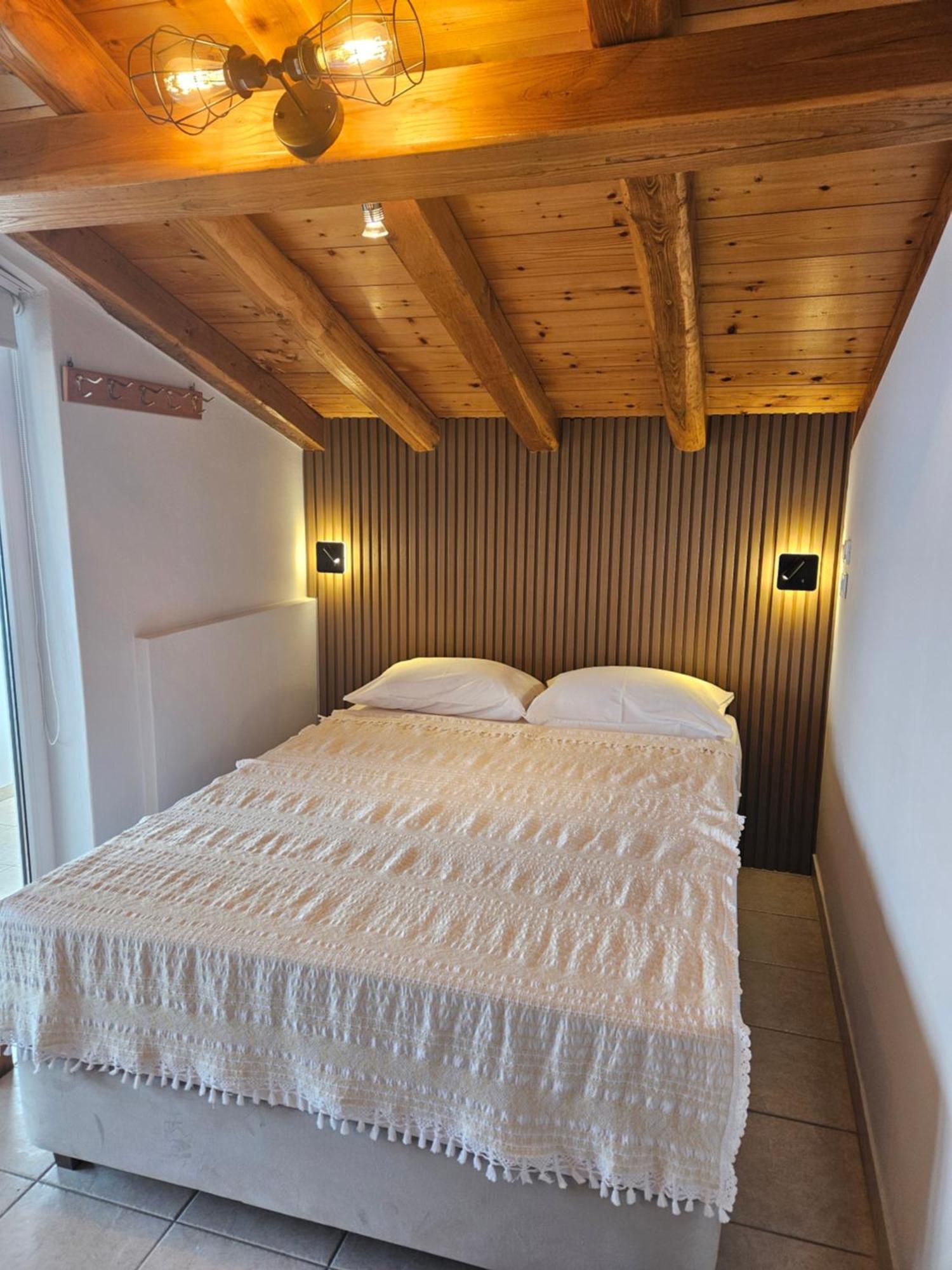 Pantheon Attic Apartment Alónnisos Екстериор снимка